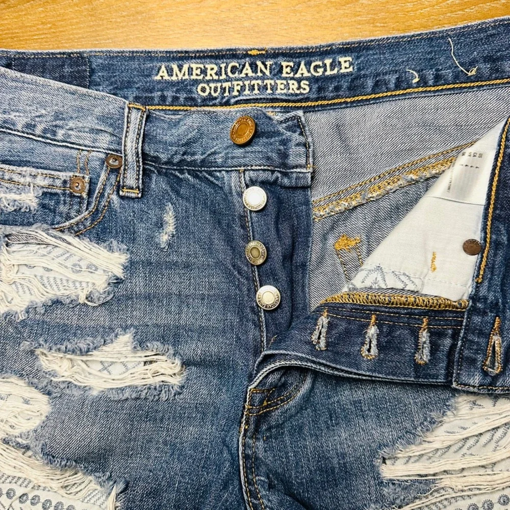 American Eagle Vintage Button Fly Denim High Rise Festival Shorts Womens Size 4‎